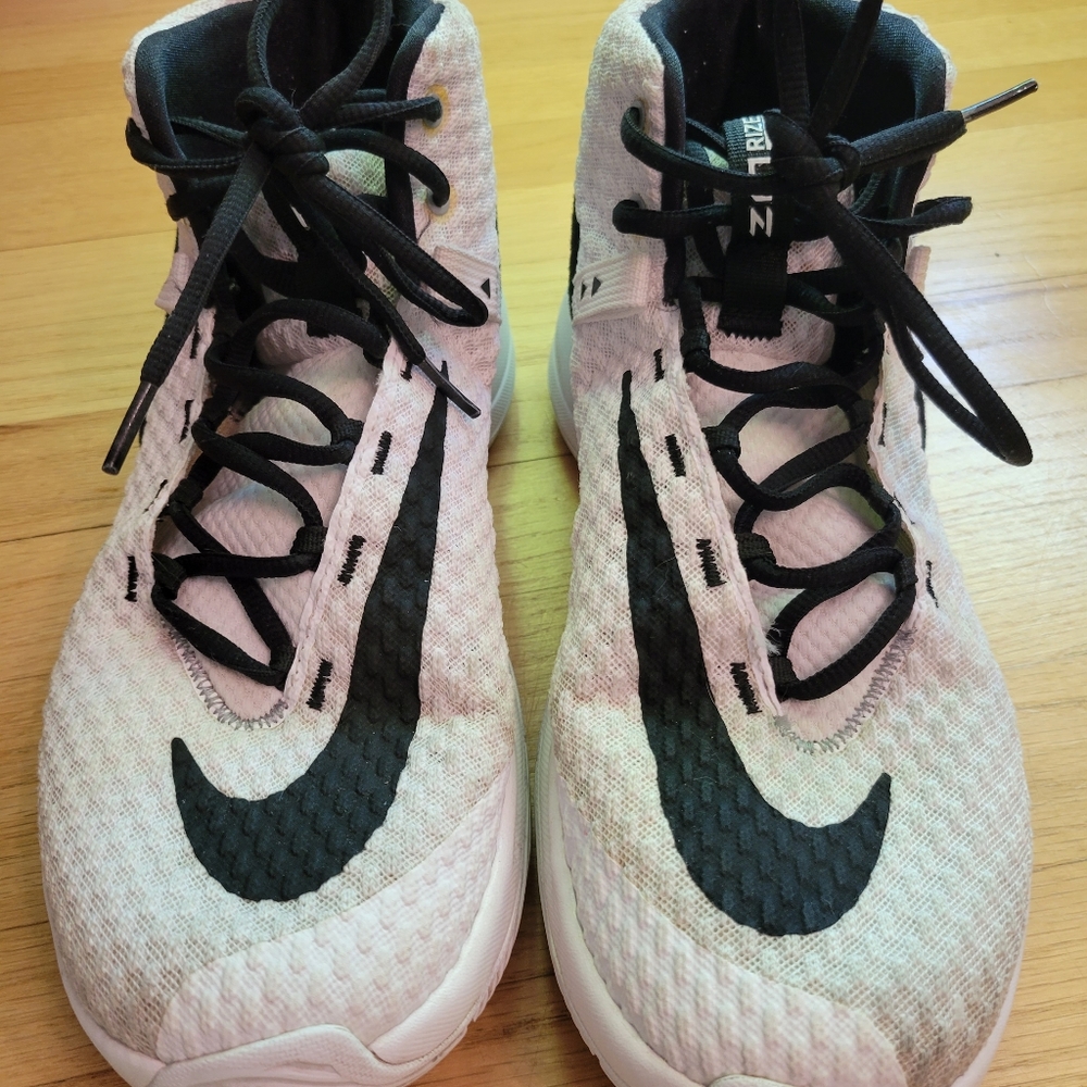 Nike zoom rize sneakers men's size 10